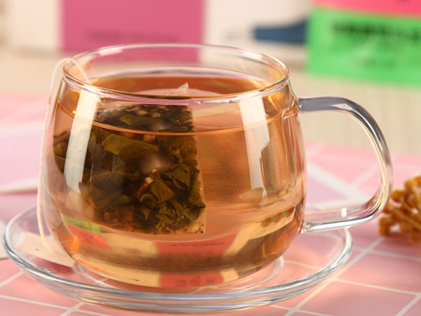 树莓蜜桃乌龙茶